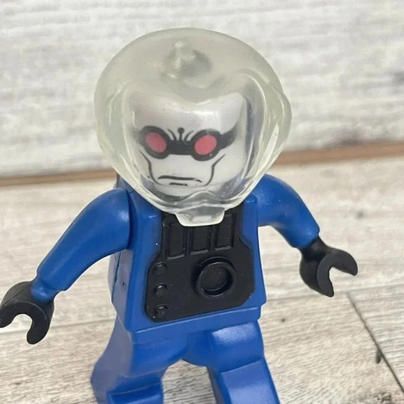 McDonalds Toy LEGO Mr. Freeze Mini-Figure 2008 Figure Batman 3” Tall - Picture 2 of 8